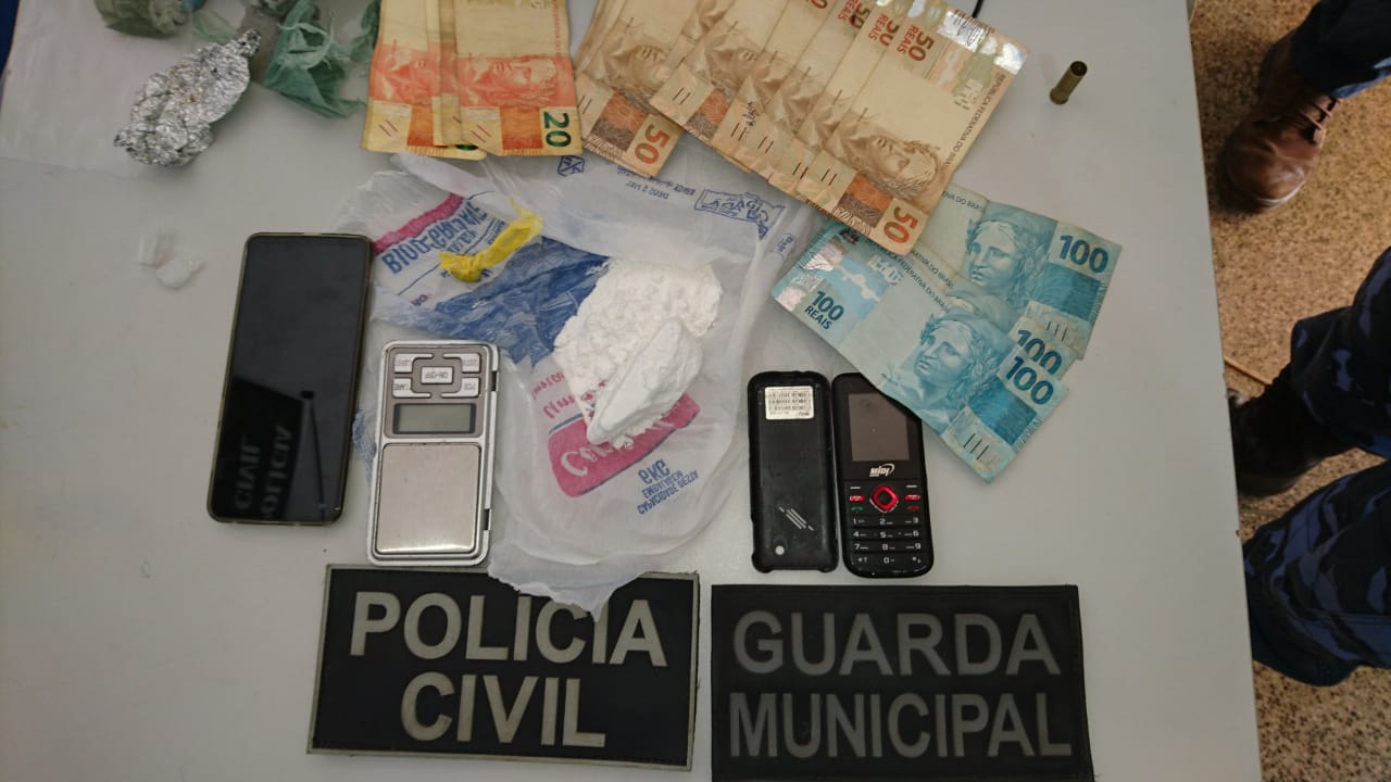 Material apreendido na operação